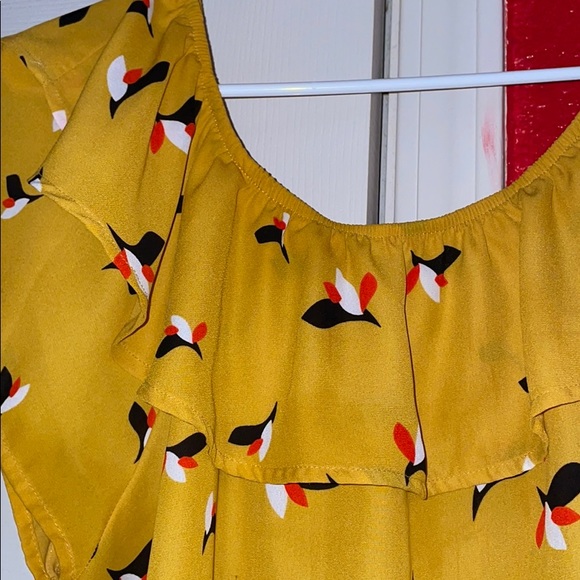 Off the shoulder bird print open back blouse - Picture 4 of 7